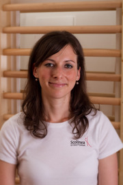 Luk�csy-F�bi�n Eszter gy�gytorn�sz, Schroth terapeuta, Maitland manu�lterapeuta